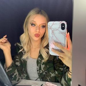 Meet your Posher, Jillian